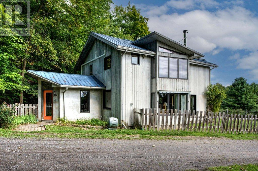 1084 Moon Rd, Central Frontenac, ON K0H 1T0