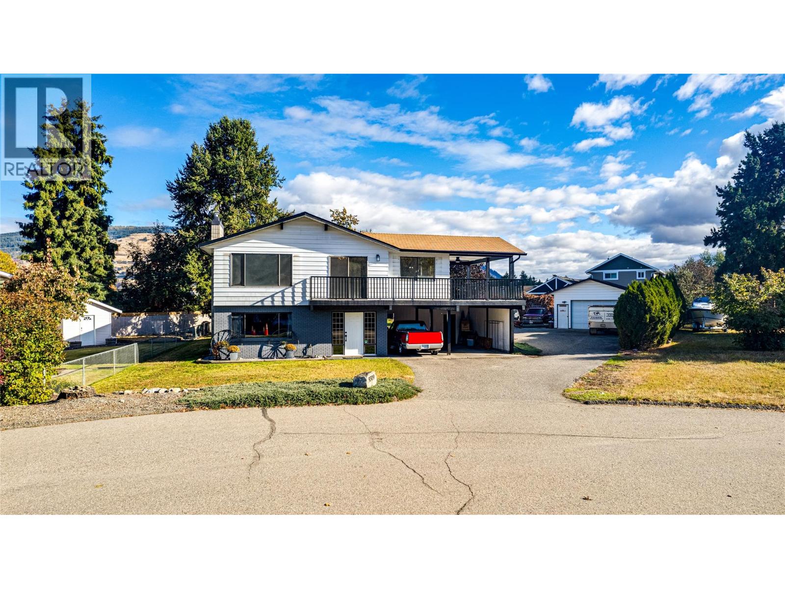 9309 Bel Air Dr, Coldstream, BC V1B 2A1