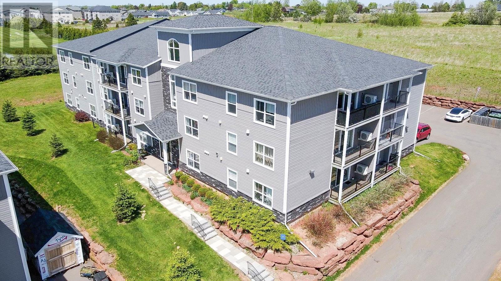 208 Shakespeare Dr, Stratford, PE C1B 4B7