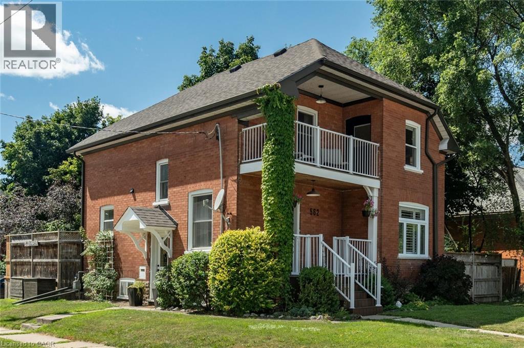 562 Laurel St, Cambridge, ON N3H 3Z2