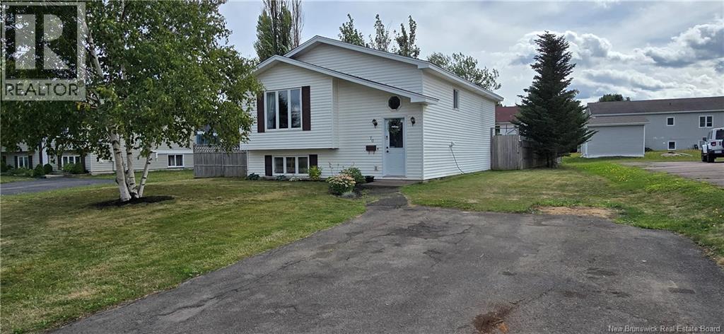 70 Bonavista Ct, Moncton, NB E1G 2H4
