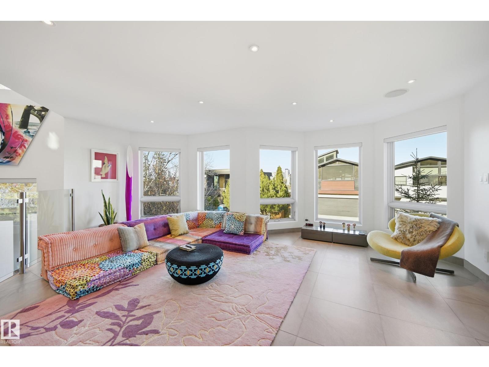 90 Av Nw Unit 10065, Edmonton, AB T6E 4X2