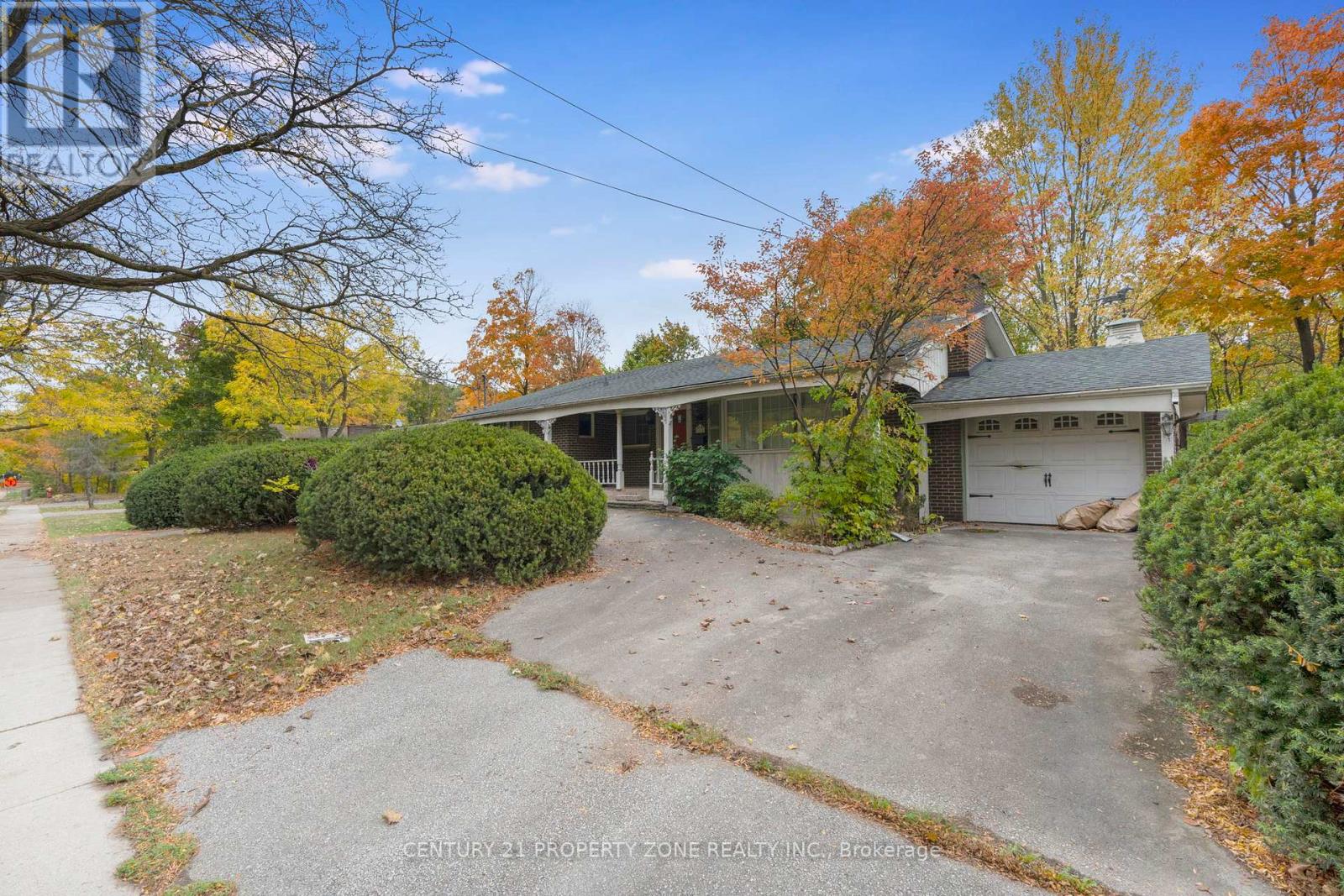 5014 Spruce Ave, Burlington Appleby, ON L7L 1M7