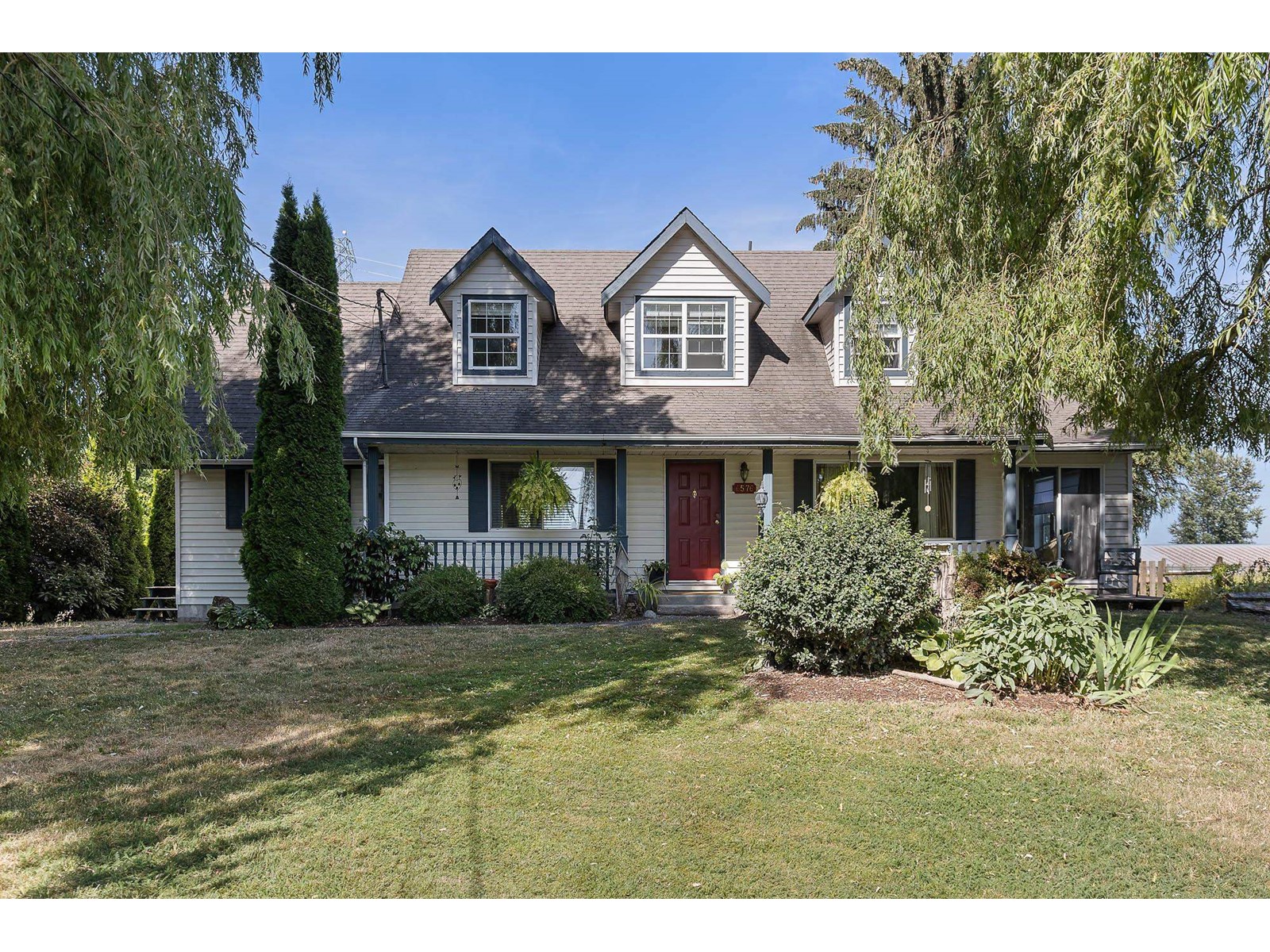6576 Riverside St, Abbotsford, BC V4X 1T9