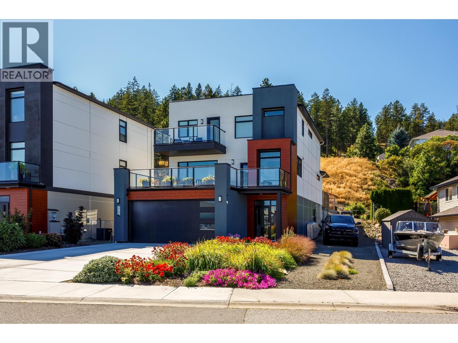 3702 Astoria Dr, West Kelowna, BC V4T 0B1