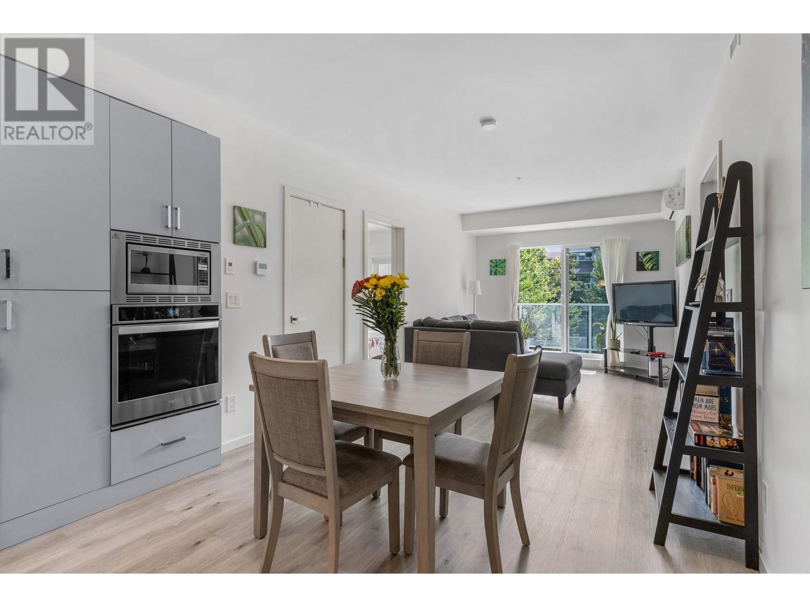 880 Saucier Avenue Unit 207, Kelowna, BC V1Y 6A3