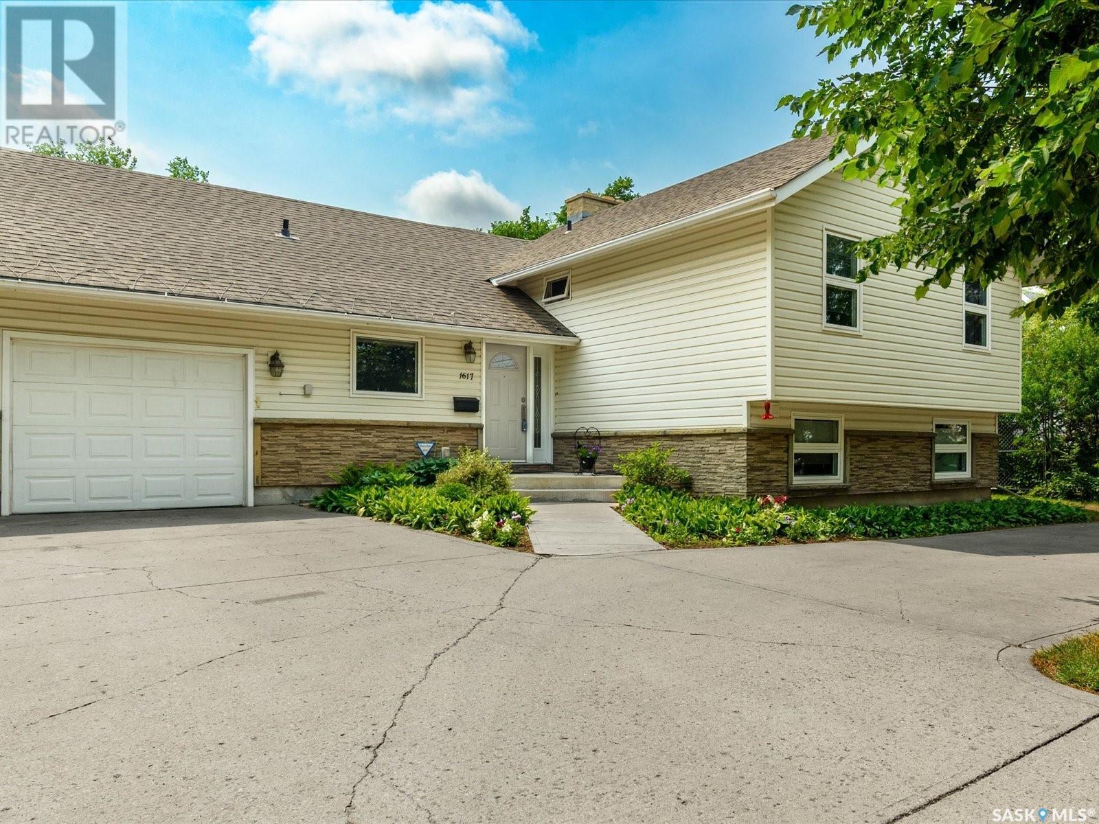 1617 6 Avenue North, Regina, SK S4R 0M6