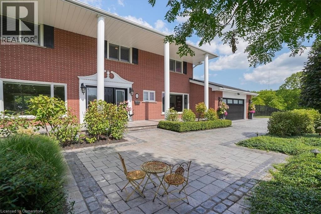 10 Azalea Ct, Stoney Creek, ON L8J 1K4