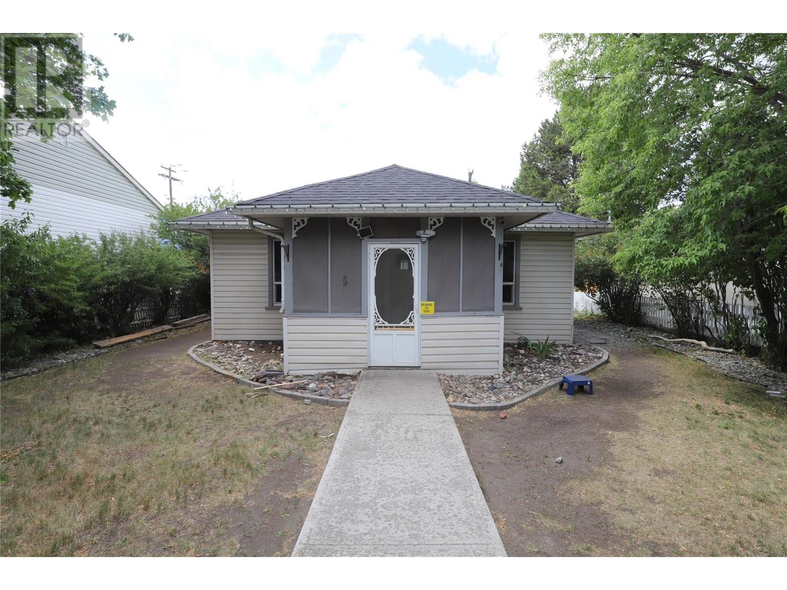 2188 Nicola Ave, Merritt, BC V1K 1B8