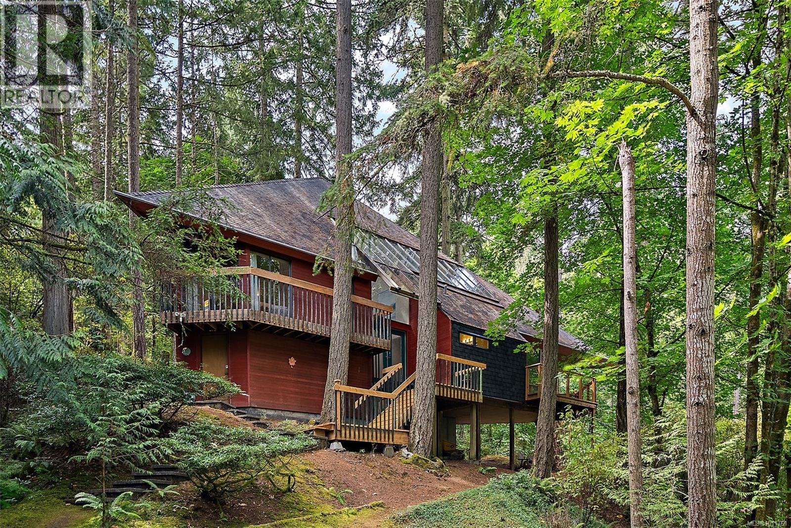 1465 Lands End Rd, North Saanich, BC V8L 5K1