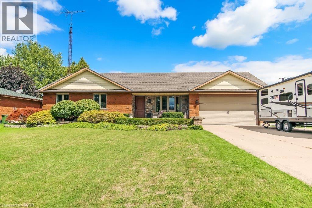 4 Donjon Blvd, Port Dover, ON N0A 1N7