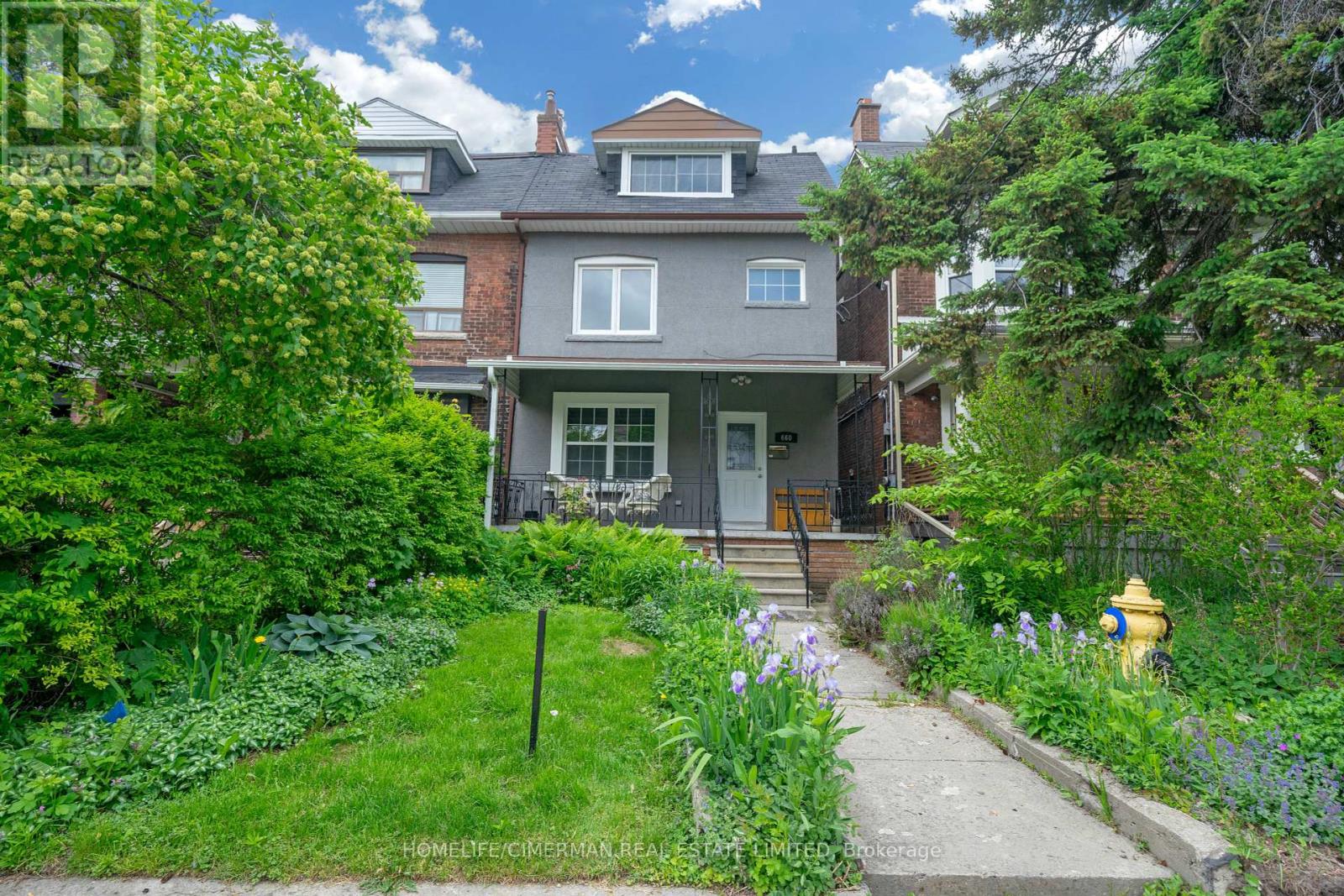 660 Crawford St, Toronto, ON M6G 3K2