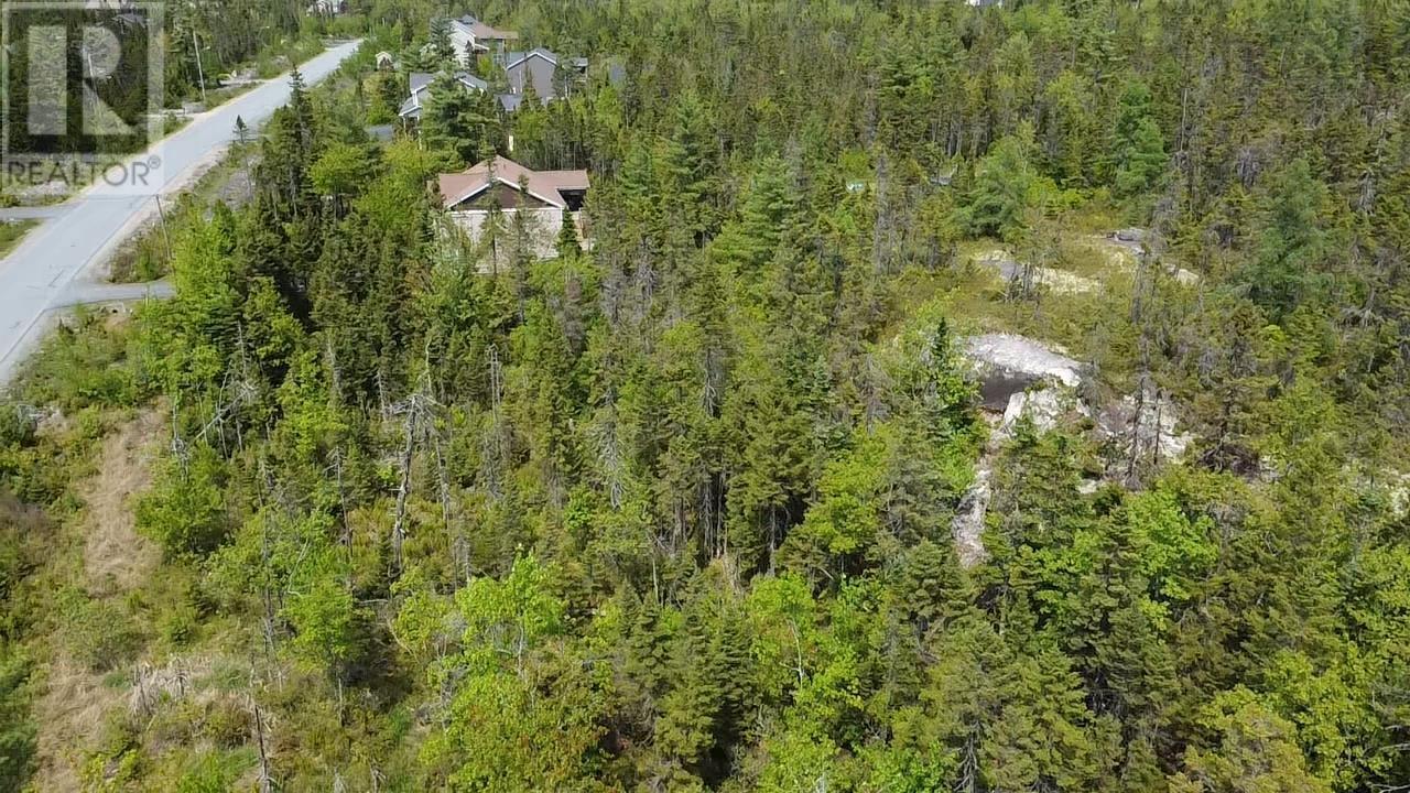 409 Celebration Dr, Fall River, NS B2T 1N1