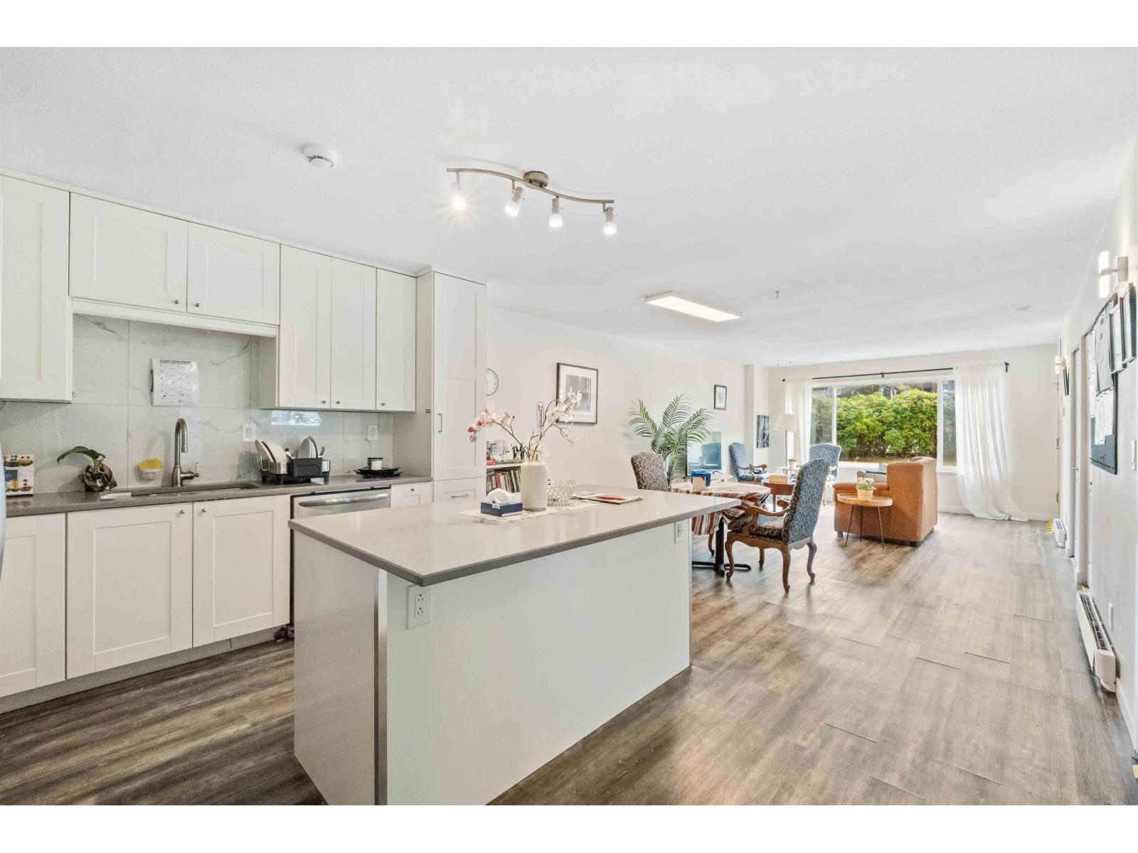 101 Avenue Unit 12257, Surrey, BC V3V 2Z4