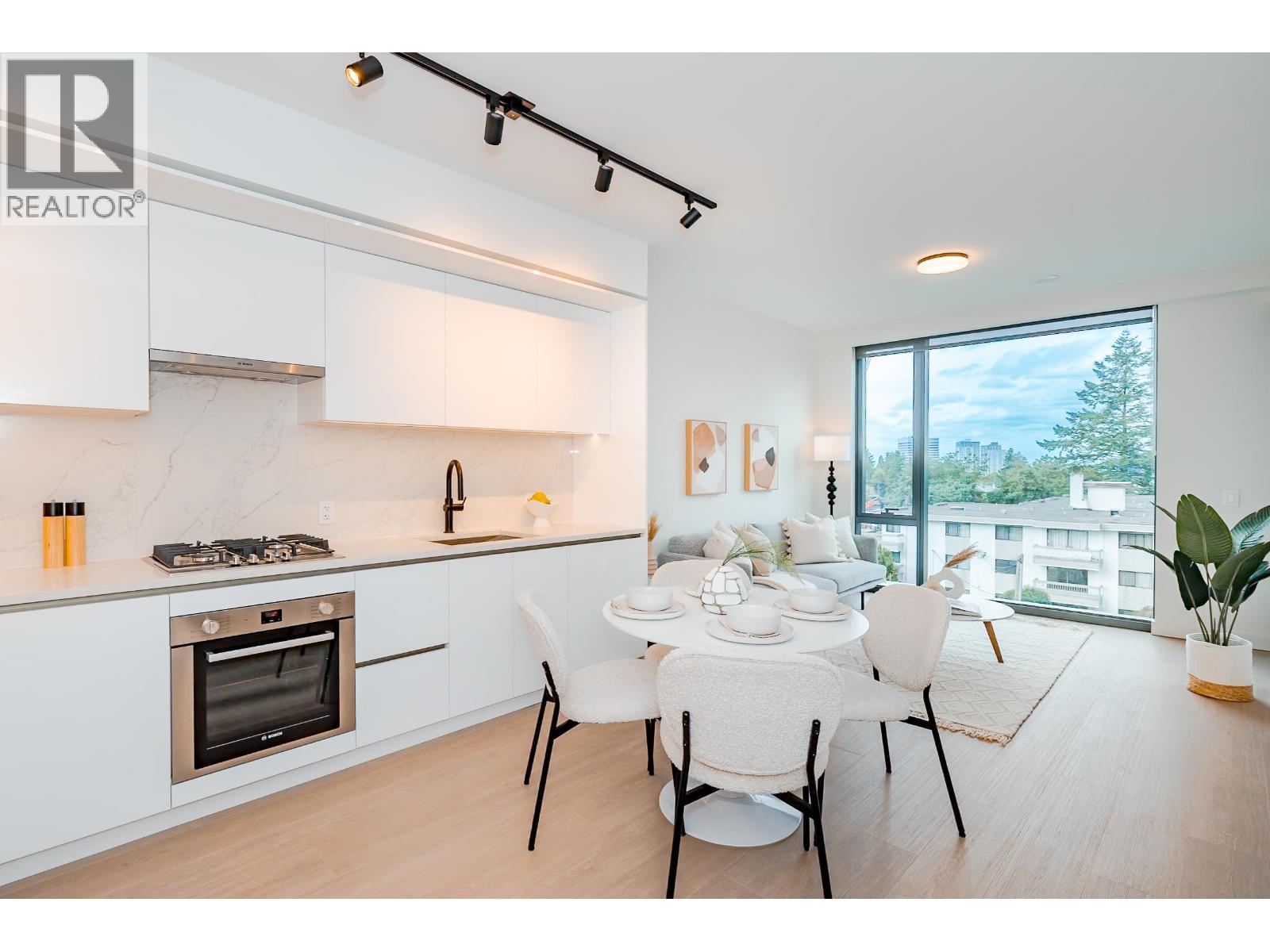 5987 Wilson Avenue Unit 306, Burnaby, BC V5H 0L7