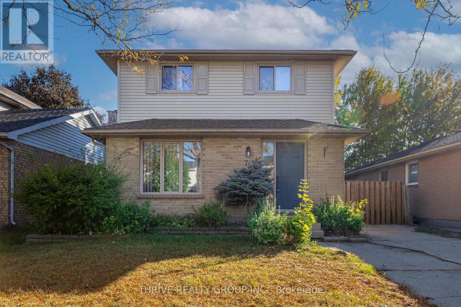 74 Erica Cres, London, ON N6E 3P5
