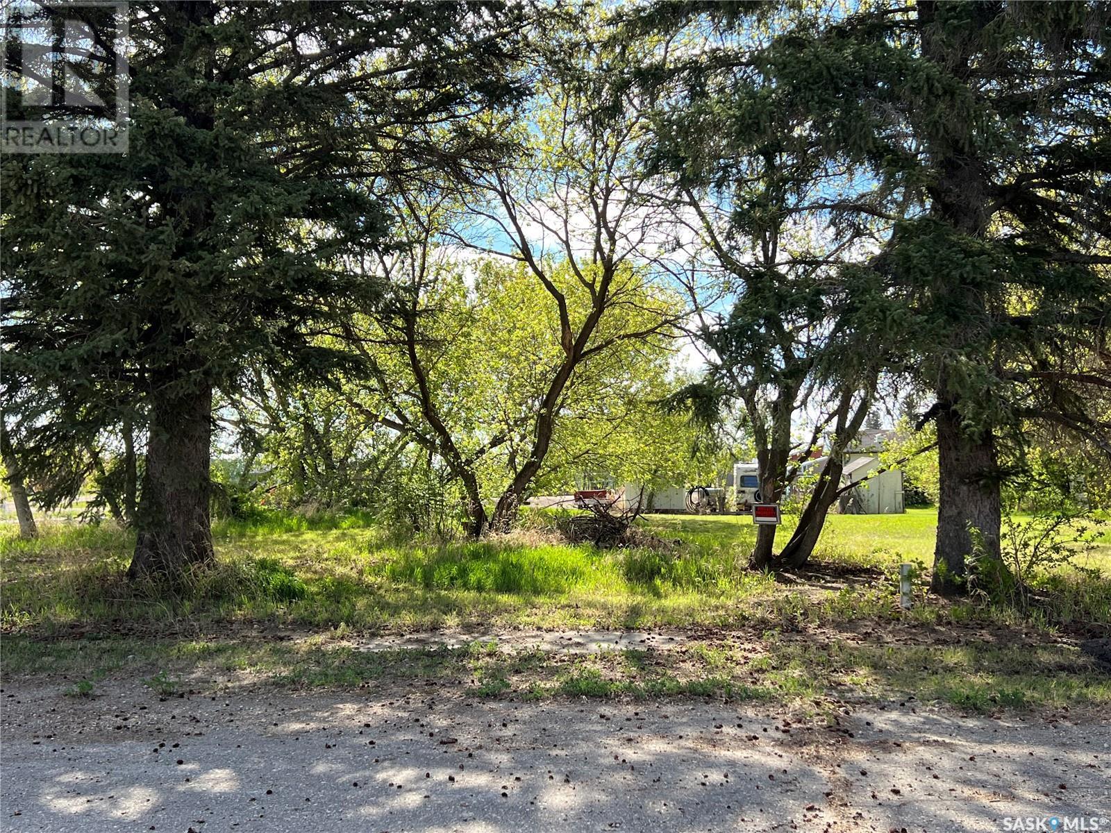 104 106 Main St, Yellow Creek, SK S0K 4M0