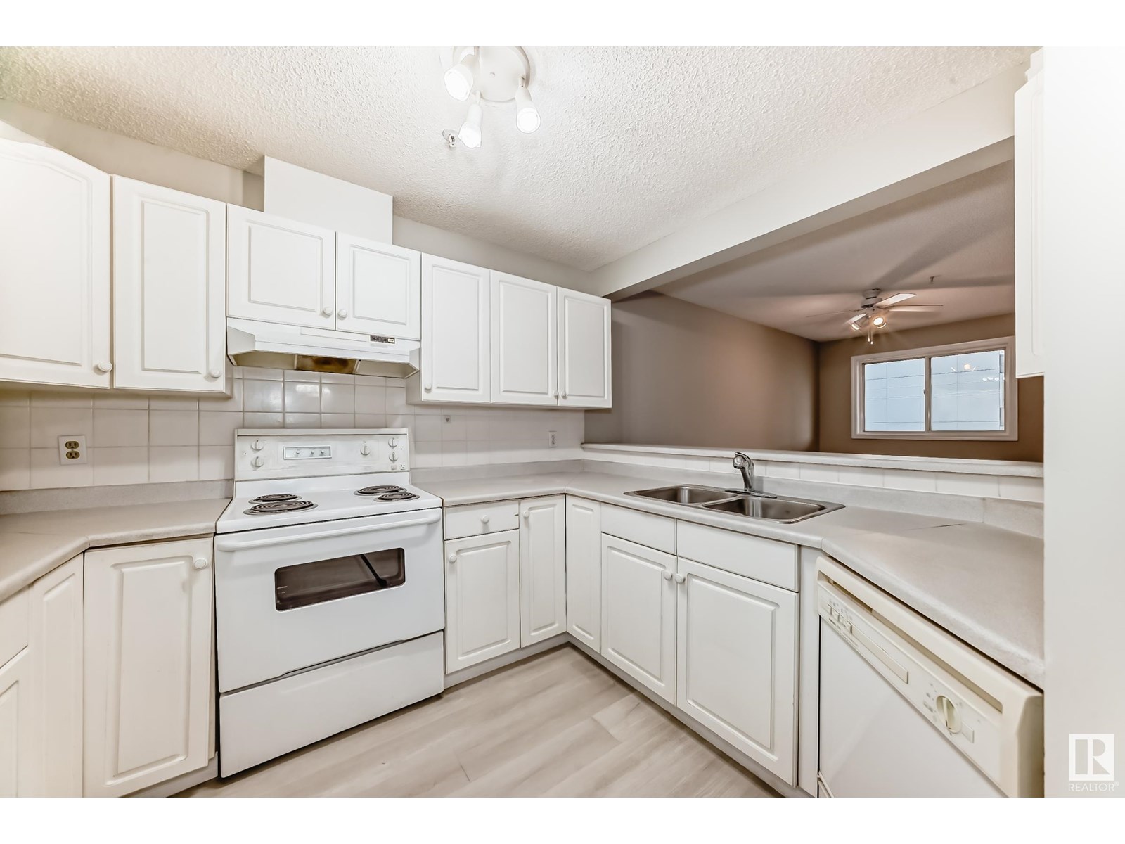10153 117 Street Northwest #308, Edmonton, AB T5K 1X5