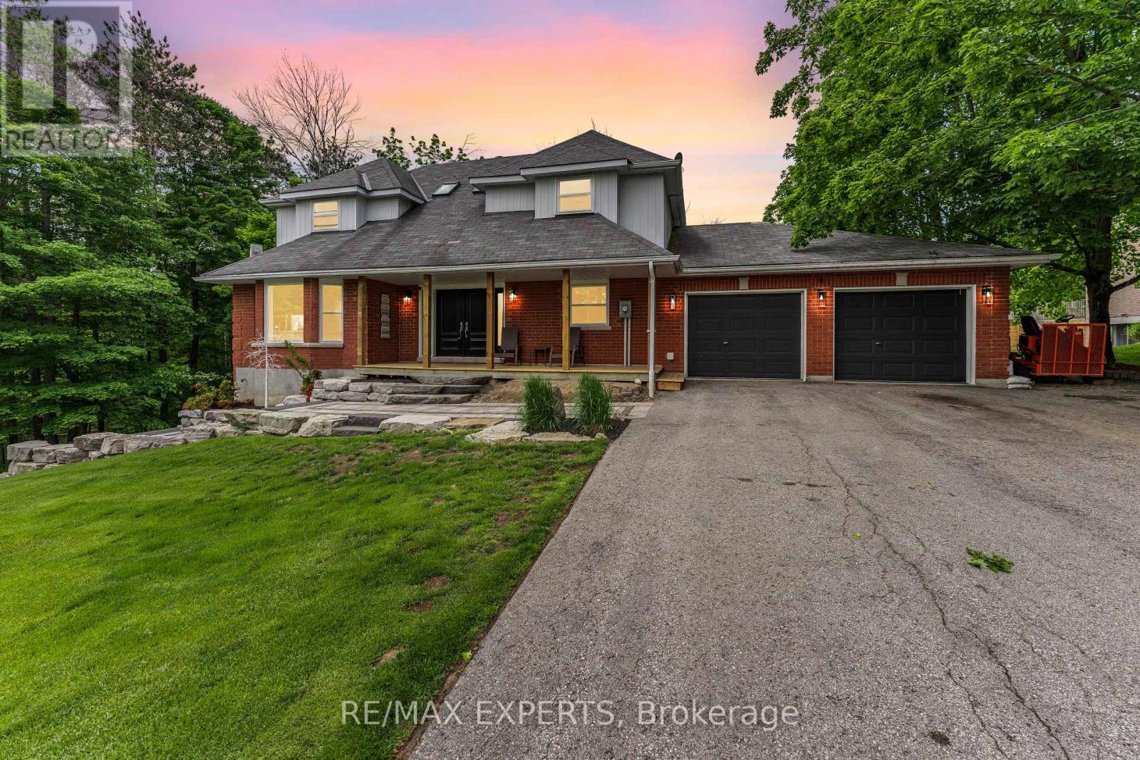 602 Scarlett Line, Springwater Hillsdale, ON L4R 4K3