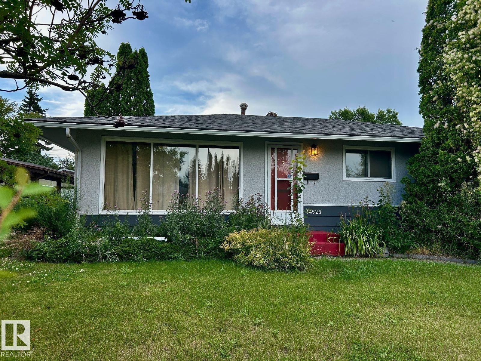 87 Av Nw Unit 14528, Edmonton, AB T5R 4E4