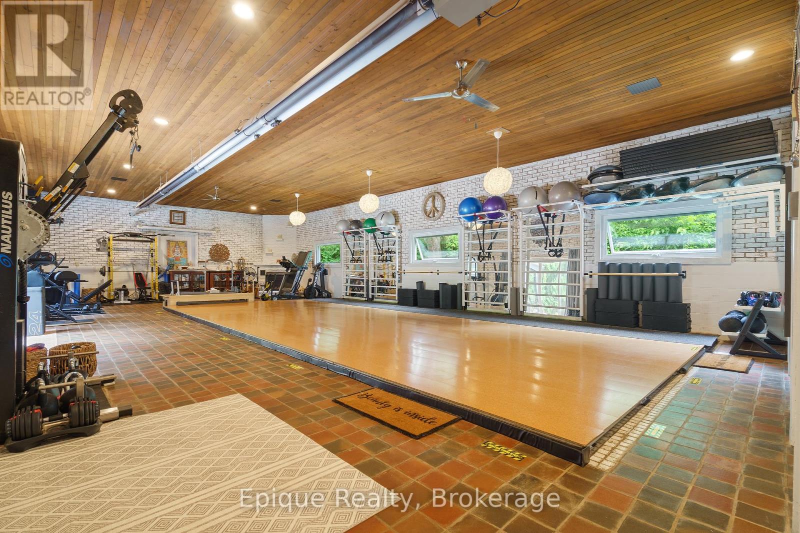 235 Concession 11 Rd E, Hamilton, ON L8N 2Z7