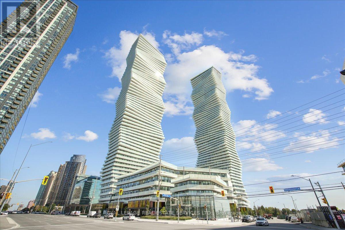 4301 3900 Confederation Pkwy, Mississauga, ON L5B 0M3