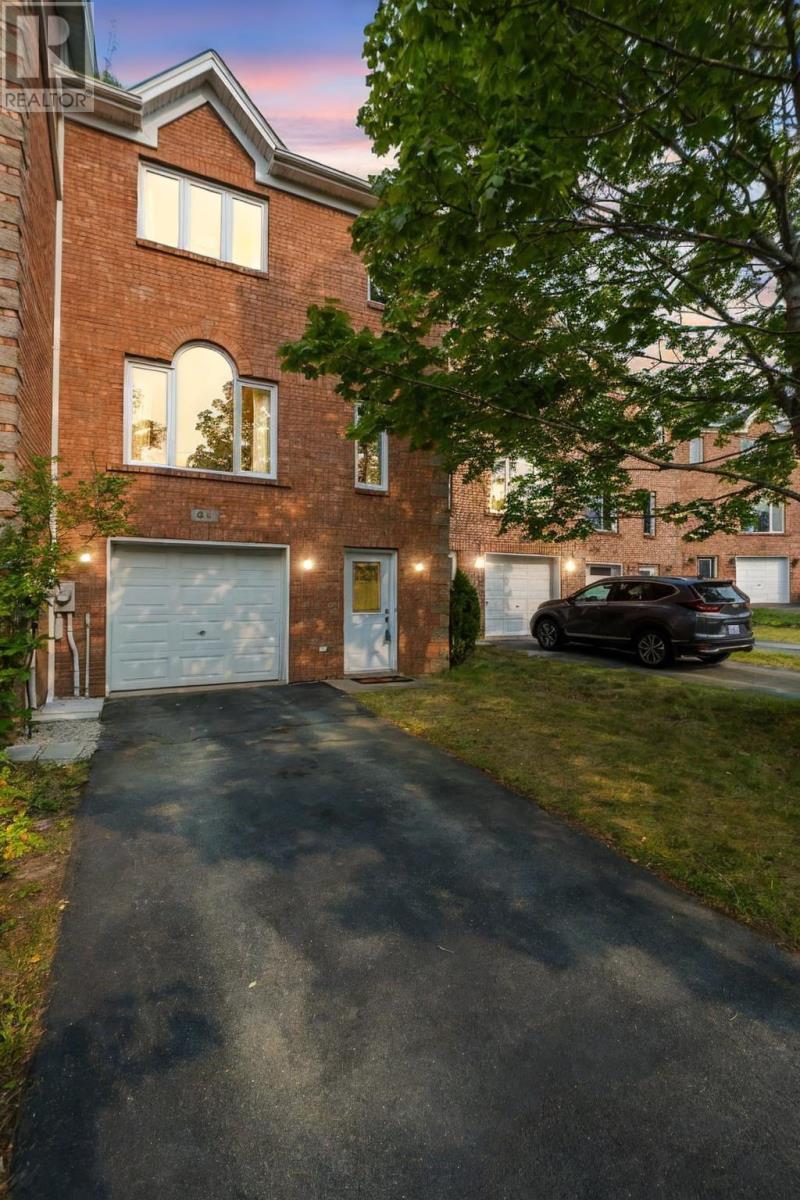 64 Brookshire Ct, Bedford, NS B4A 4E2