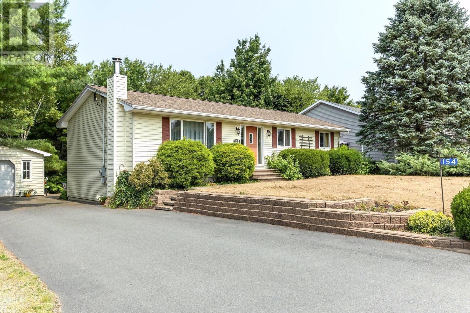 154 Old Farm Ln, New Minas, NS B4N 4K8