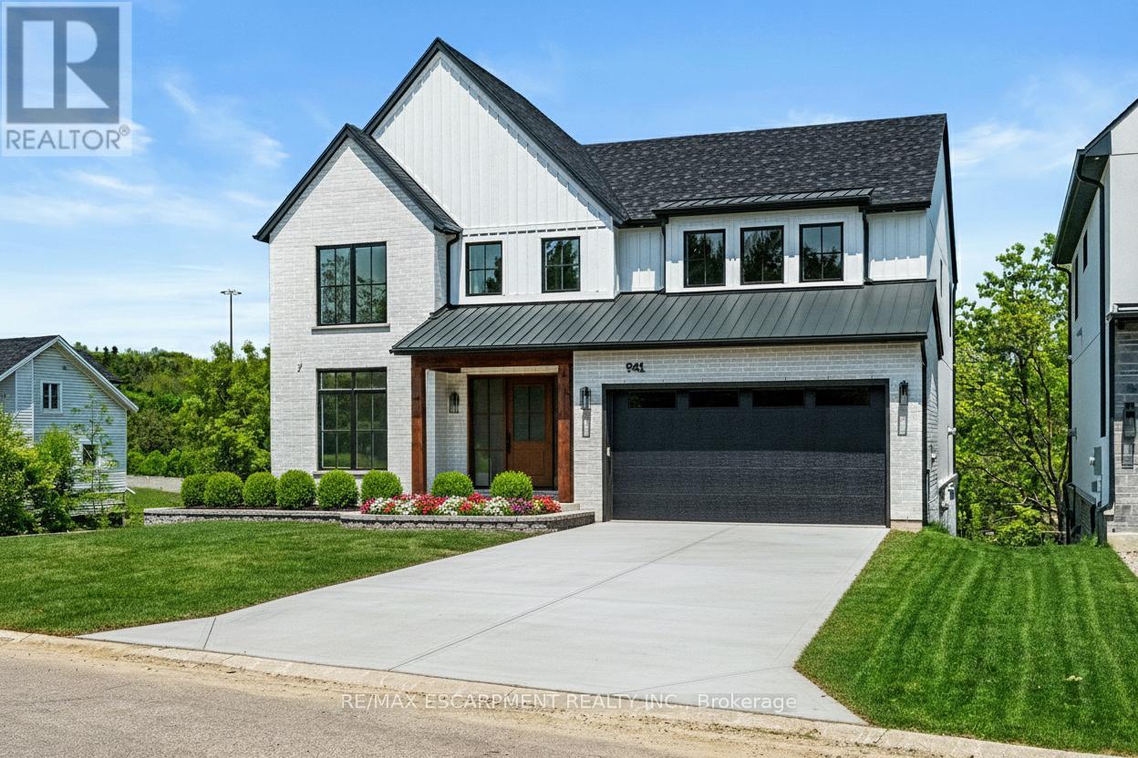941 Old Mohawk Rd, Hamilton, ON L9G 3K9
