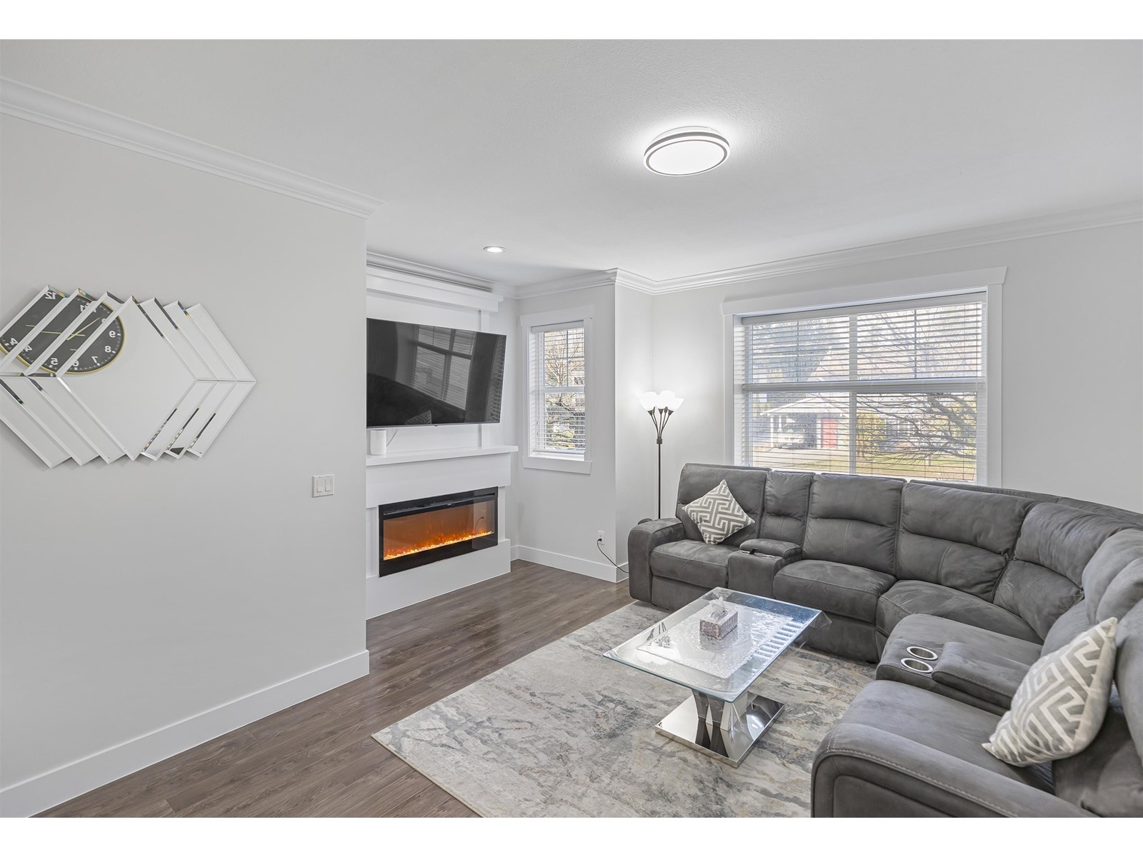 33860 Marshall Road Unit 6, Abbotsford, BC V2S 0E8