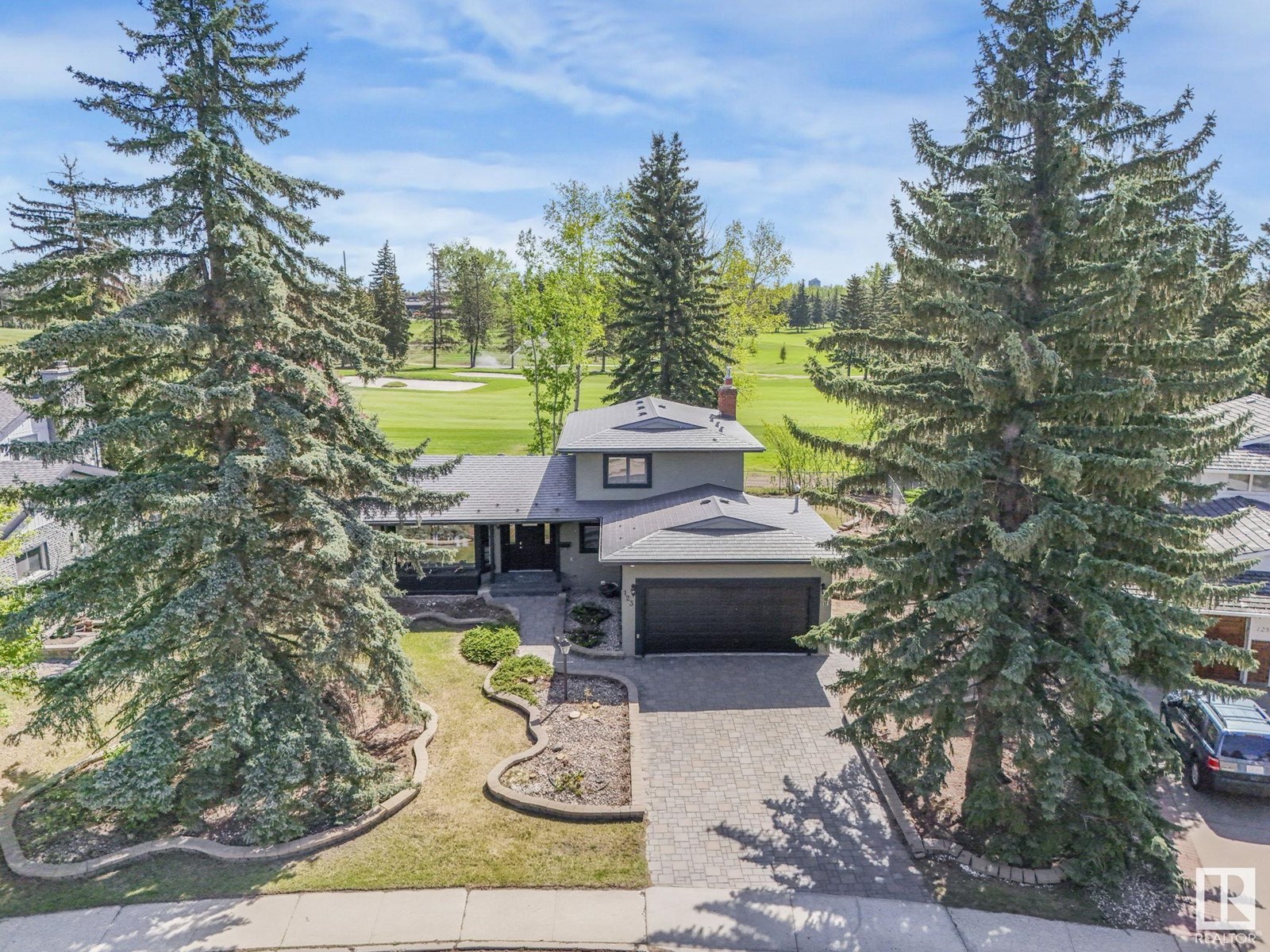 123 Fairway Dr NW, Edmonton, AB T6J 2C2