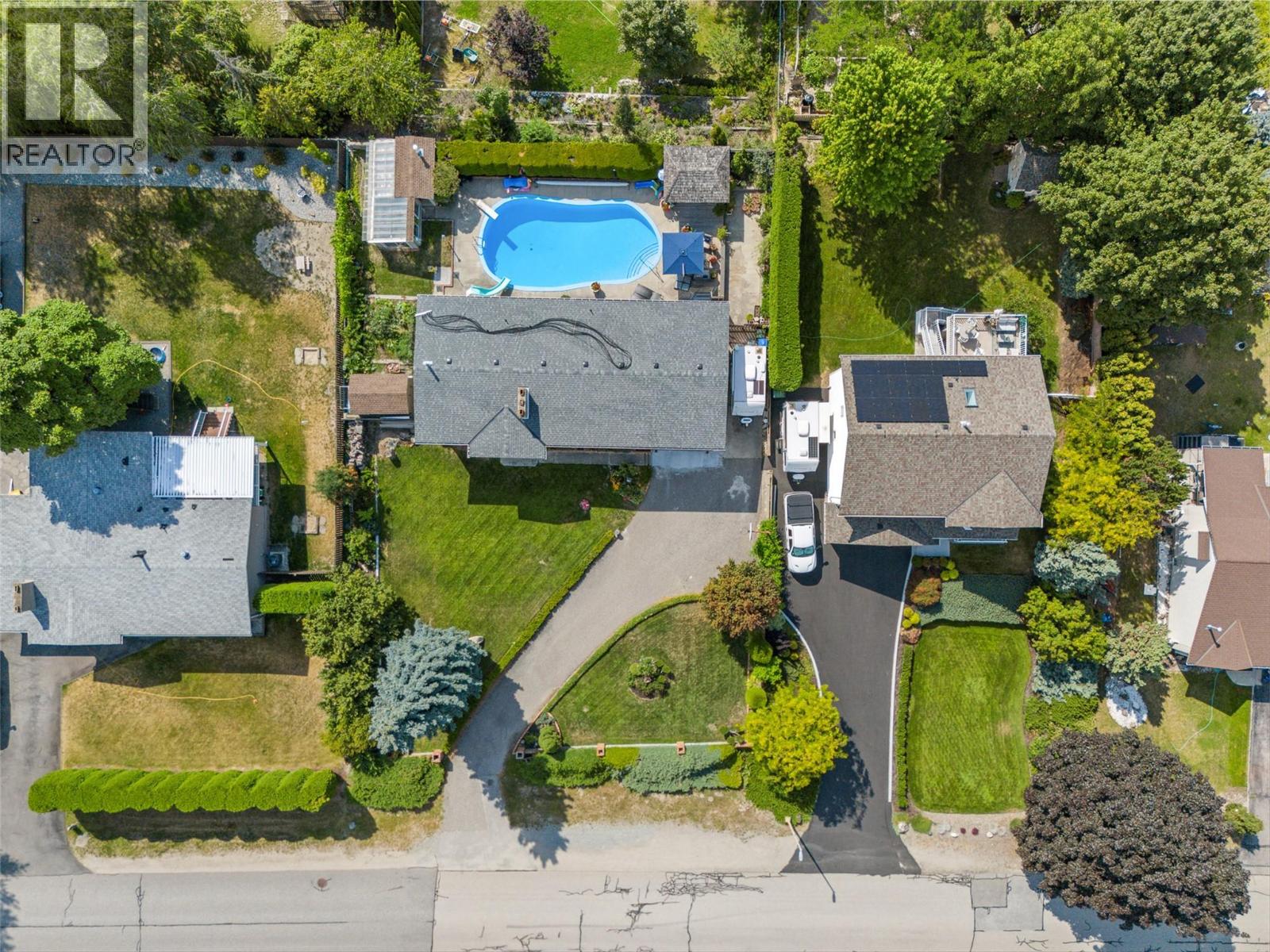 2710 Guidi Rd, West Kelowna, BC V1Z 2K4