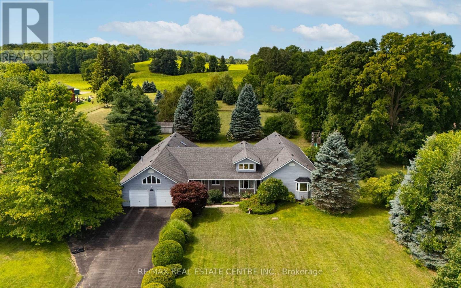 399 Old Brock Rd, Hamilton, ON L9H 5J1