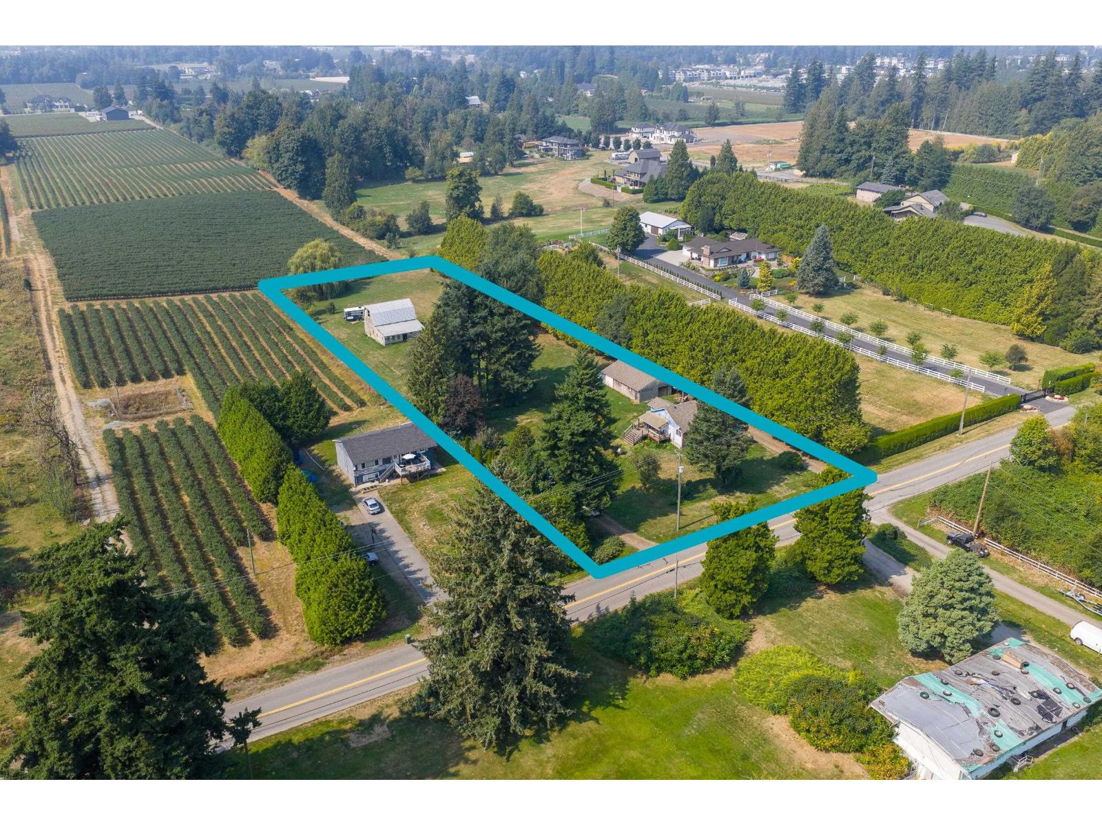 1093 Mckenzie Rd, Abbotsford, BC V2S 7N5