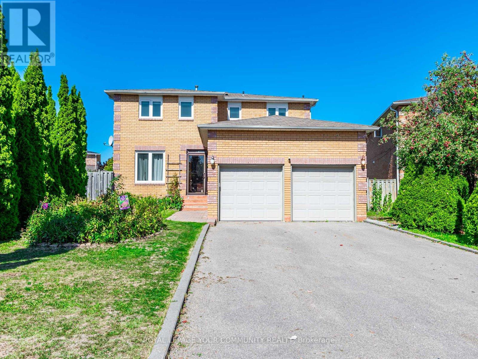 5 Mandel Cres, Richmond Hill Devonsleigh, ON L4C 9Z7