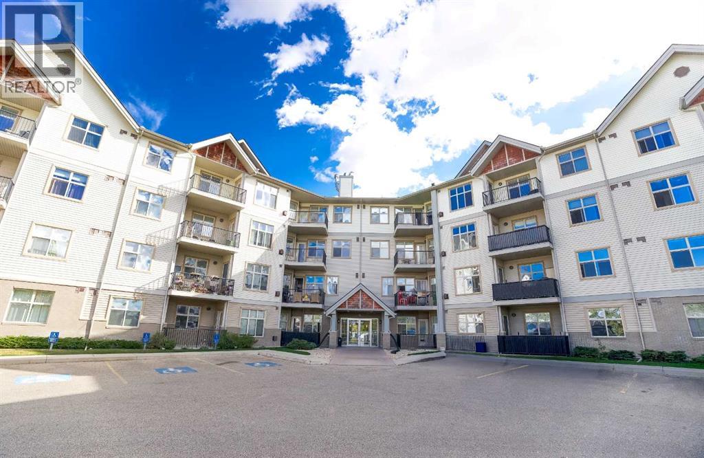100 Lakeway Boulevard Unit 321, Sylvan Lake, AB T4S 2M9