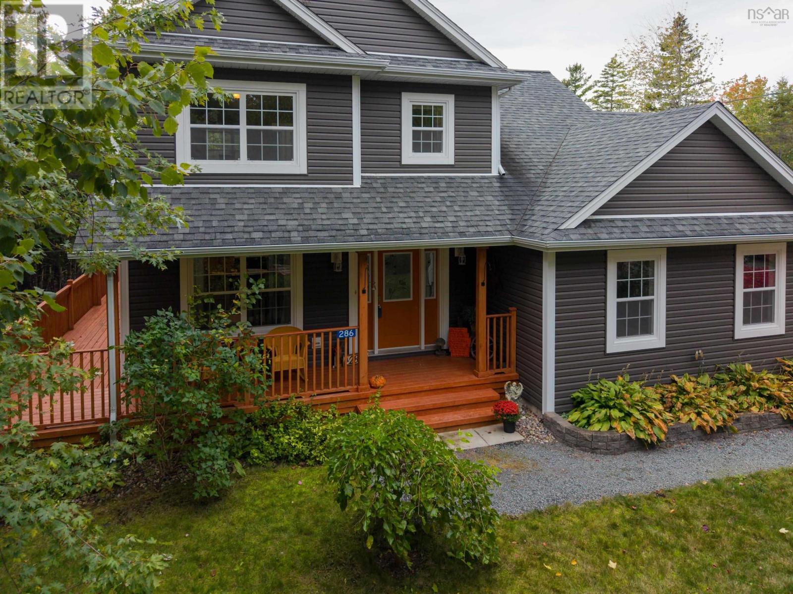 286 Clivedon Ct, Fall River, NS B2T 0L4