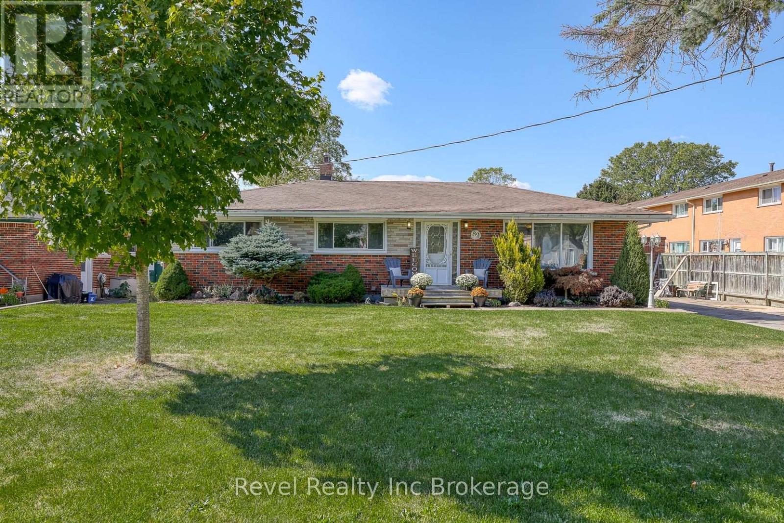 82 Bee St, Woodstock, ON N4S 3Z3