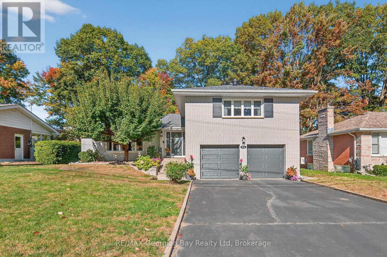 1014 Hugel Ave, Midland, ON L4R 1Y1