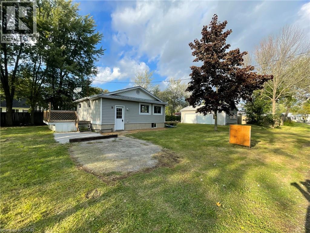 9 Walter Dr, Haldimand, ON N0A 1L0