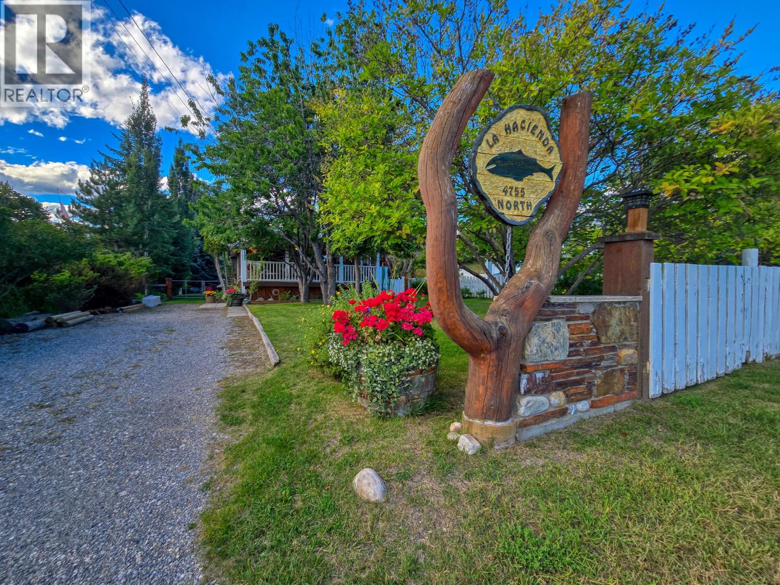 4755 North St, Windermere, BC V0B 2L2