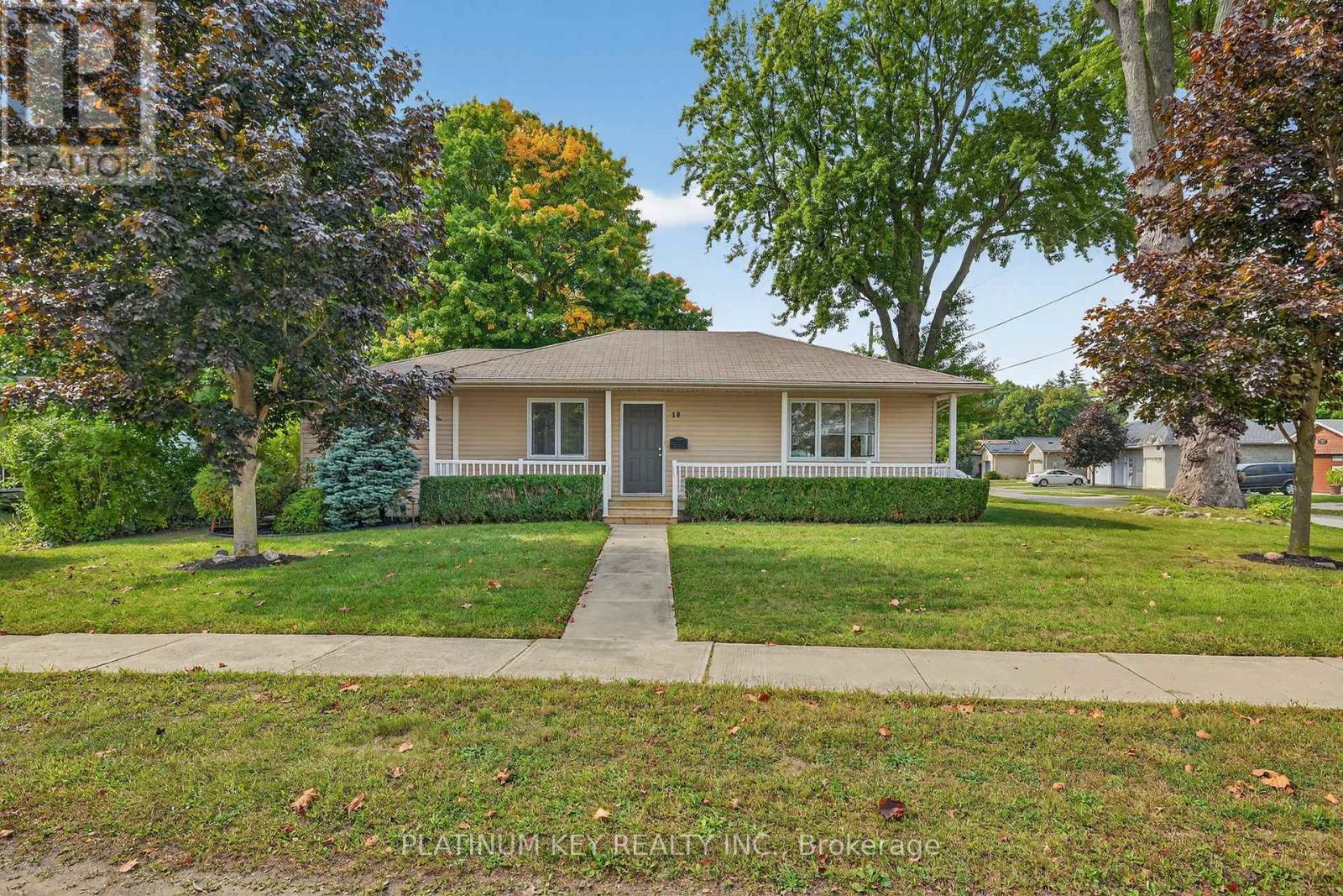 18 Richmond St, Strathroy-caradoc Nw, ON N7G 2Y8