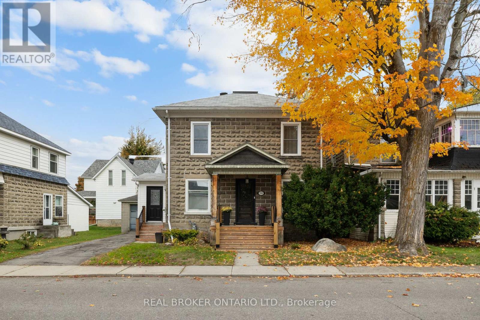 584 Jessup St, Prescott, ON K0E 1T0