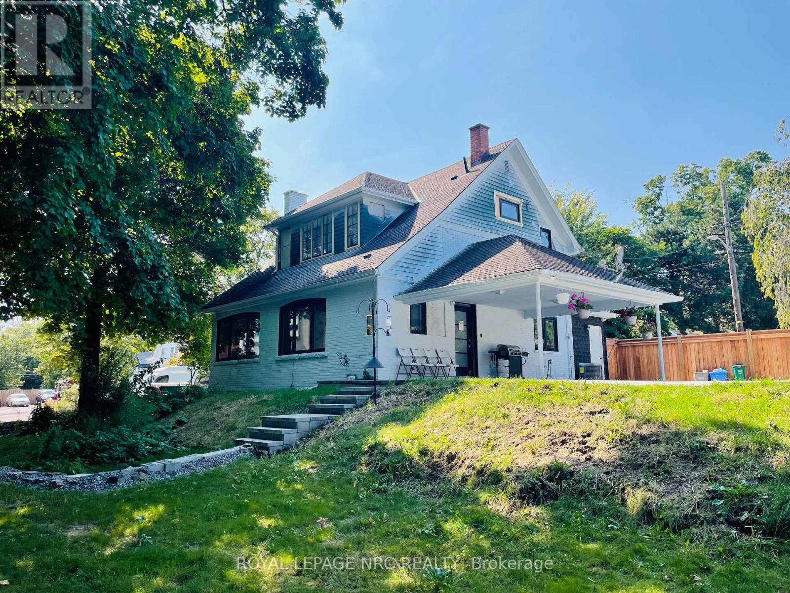 5341 River Rd, Niagara Falls, ON L2E 3G9