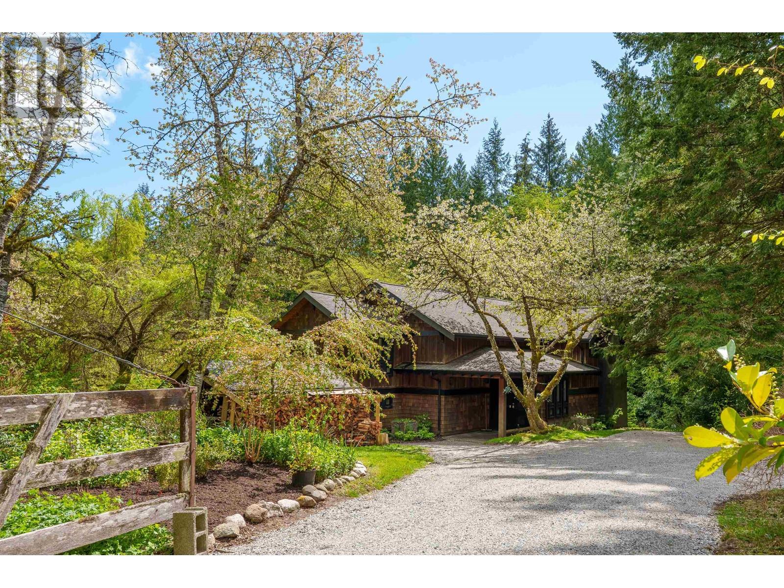 1531 Lockyer Rd, Roberts Creek, BC V0N 2W1
