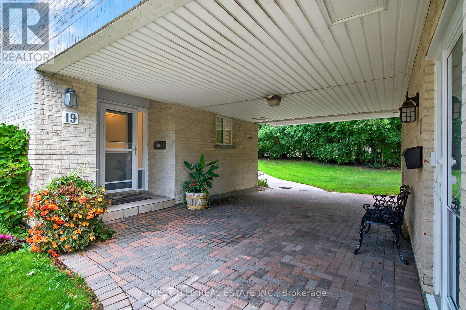 187 19 Snowshoe Mill Way, Toronto, ON M2L 1T4