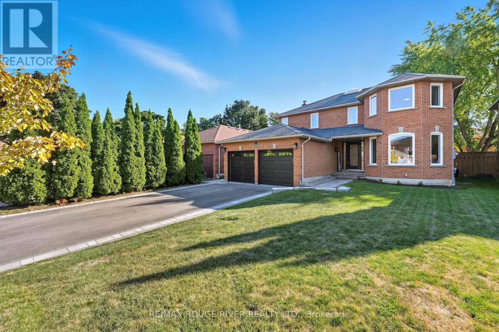 28 Wyndfield Cres, Whitby, ON L1N 8L3