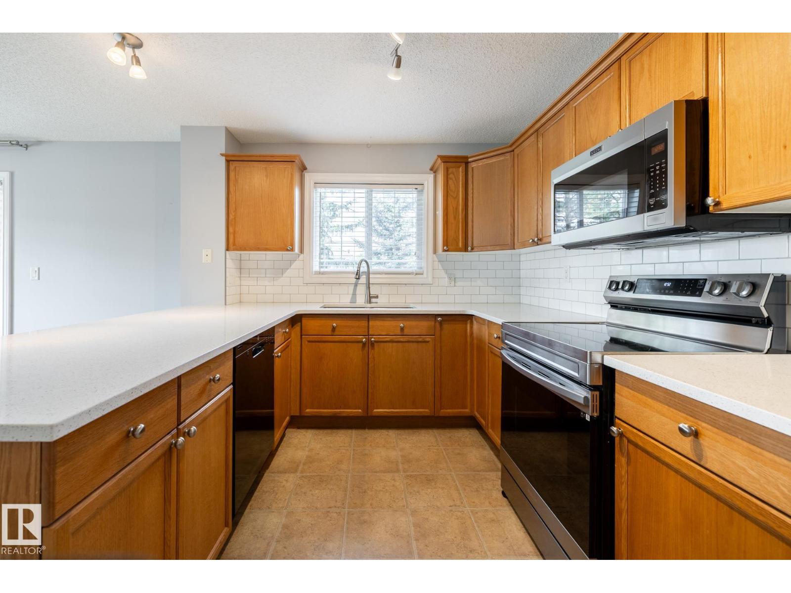 4407 23 Street Northwest #201, Edmonton, AB T6T 0B9