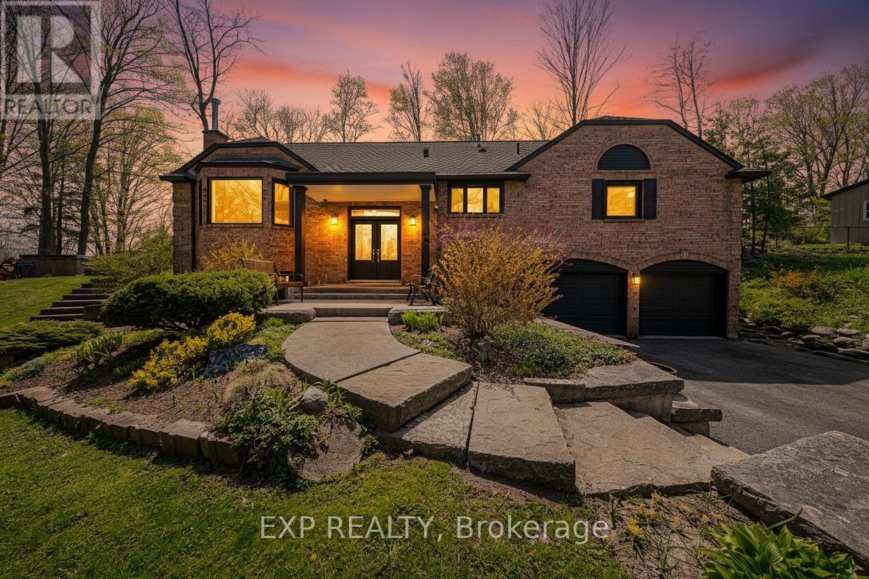 7 Valley Trl, East Gwillimbury, ON L3Y 4V8
