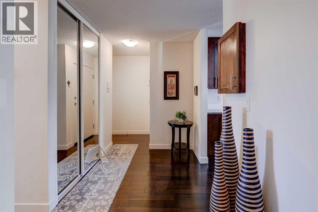 4455 Greenview Drive Ne Unit 303 #d, Calgary, AB T2E 6M1